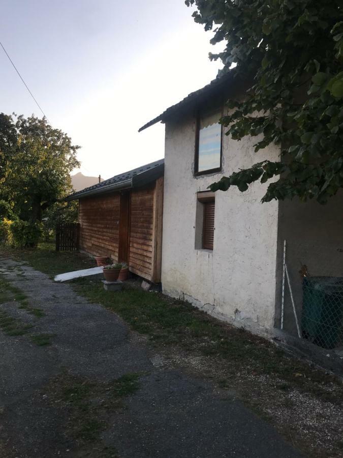 Joli Studio Au Calme Apartman Bassens  Kültér fotó